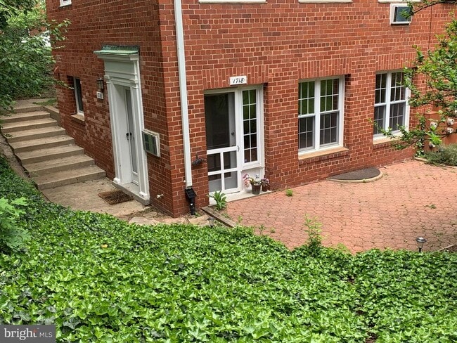 Foto del edificio - 1718 Preston Rd