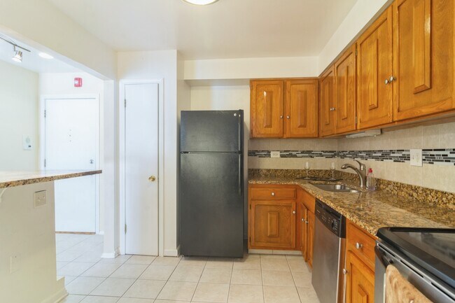 Foto del edificio - 602 E Algonquin Rd