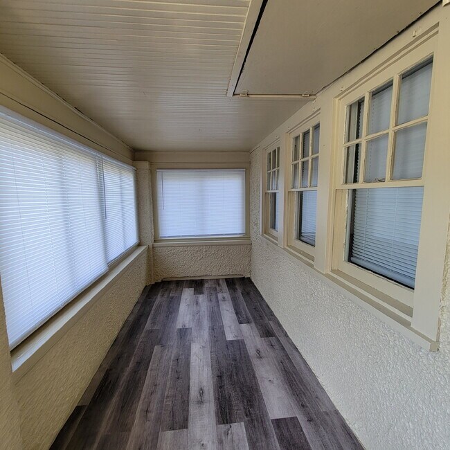 Photo - Spacious 2 Bedroom with detached 2 car garage Apartment