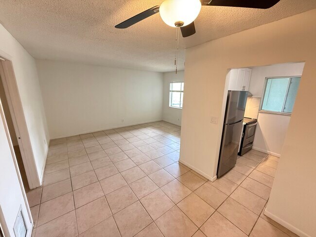 Foto del edificio - 306 E Ocean Ave