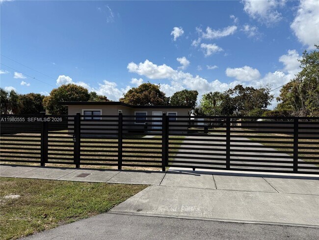 Building Photo - 3230 SW 98th Ave