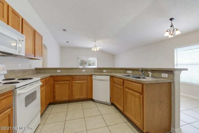 Building Photo - 2809 Cross Creek Dr