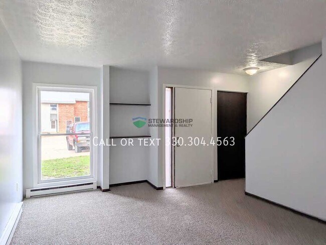 Foto del edificio - 311 Engadine Ct