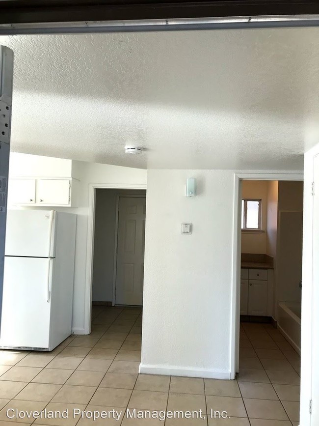 Building Photo - 2616 W Garland Ave
