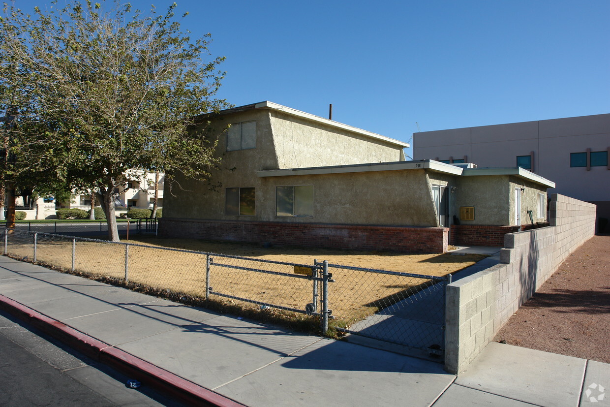 Building Photo - 501 Shadow Ln
