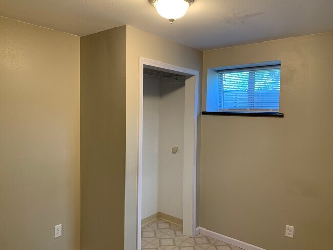 Foto del edificio - 513 E 8th St