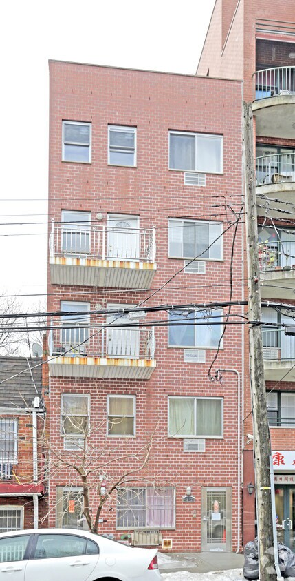 Building Photo - 136-22 35th Ave