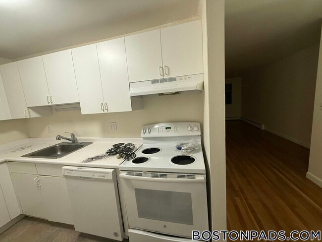 Building Photo - 66 Homer Ave