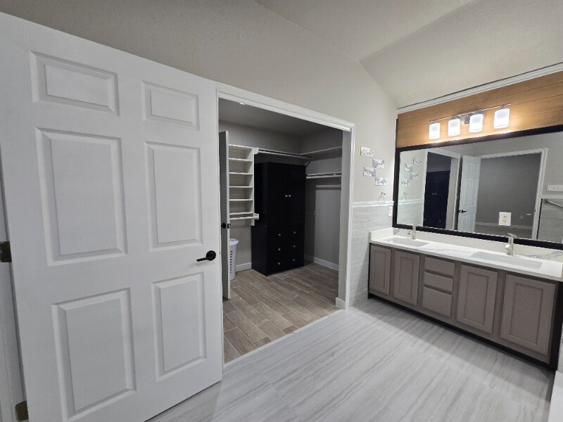 Foto principal - 1228 Sandwick Dr