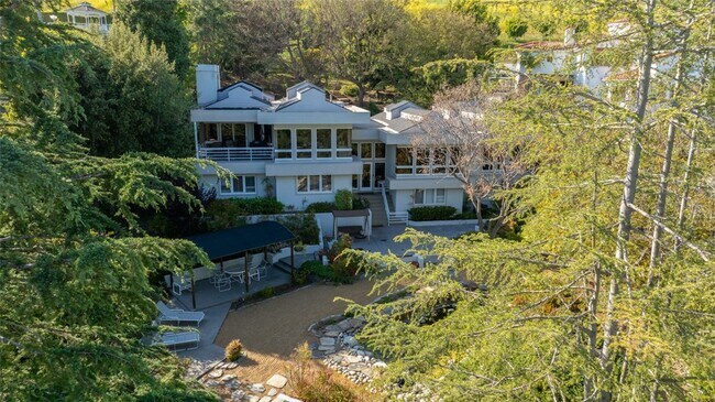 Foto del edificio - 31561 Pepperwood Ln