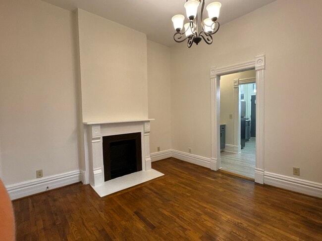 Building Photo - 1504 W Jackson Blvd