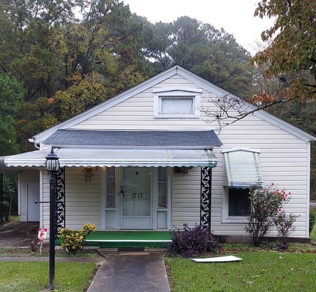 Building Photo - 1713 Thru St