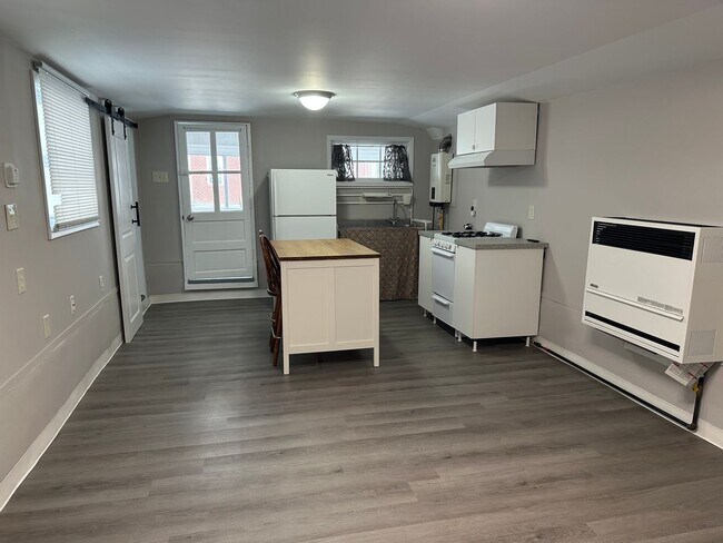 Building Photo - 4935 8th Ave