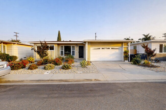 Foto del edificio - 6BD/3BA on Dorothy Dr!!