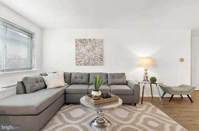 Foto del edificio - 5111 8th Rd S