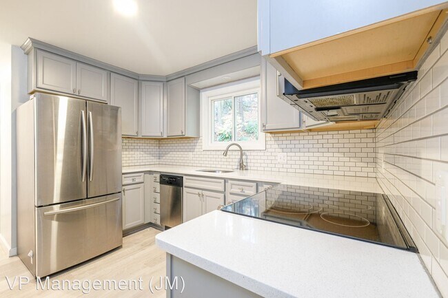Building Photo - 3 br, 2 bath House - 33 Pearl St
