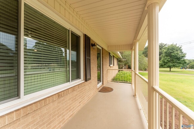 Building Photo - 612 Marion Dr