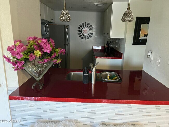 Foto del edificio - 4850 E Desert Cove Ave