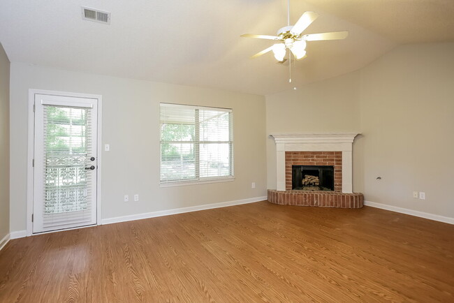 Building Photo - 6399 Sandbourne W