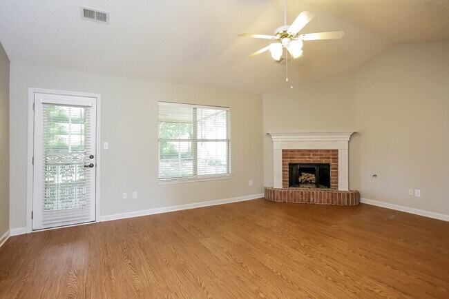 Foto del edificio - 6399 Sandbourne W
