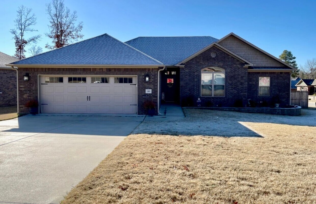 Foto principal - 202 Crestwood Ln