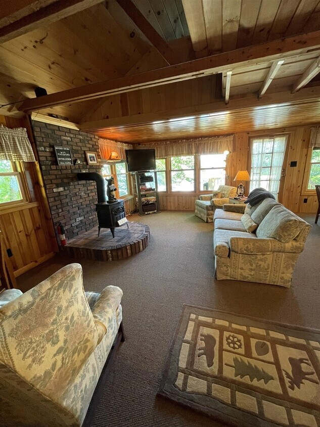 Foto principal - 617 Peabody Pond Rd