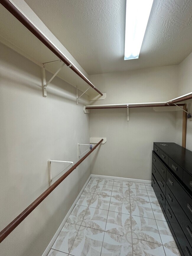 Foto del edificio - 3101 Meadow Bay Dr