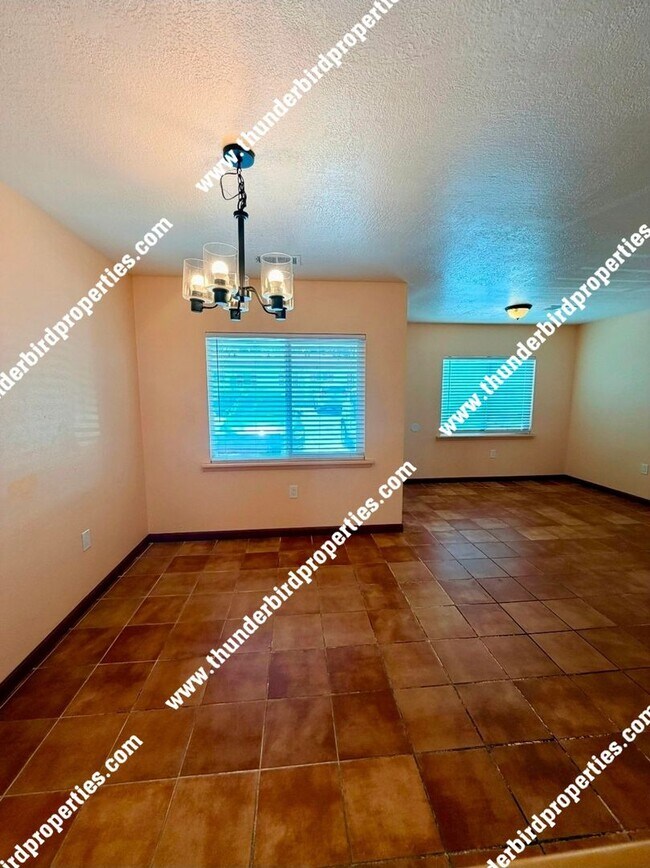 Foto del edificio - 1307 San Mateo Blvd SE