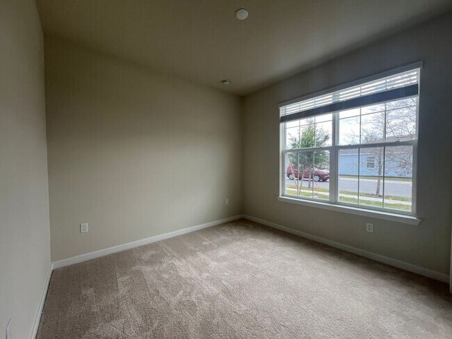 Foto del edificio - 3062 Green Park Dr