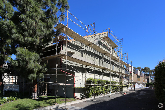 Building Photo - Casa De La Mesa Apts