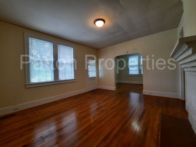 Building Photo - 2211-2213 Greene Street - Inside CoC - R11...