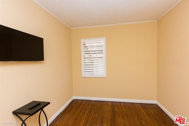 Building Photo - 3 br, 1 bath House - 7514 Brighton Ave
