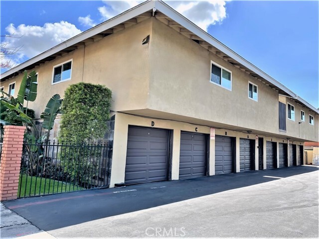 Building Photo - 15641 Tustin Village Way