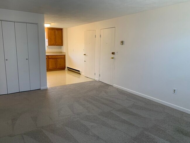 Building Photo - 2 Viking Ct