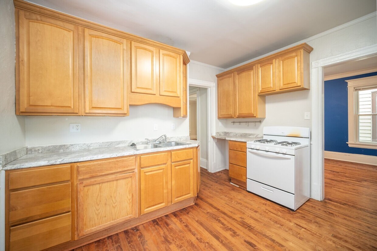 Primary Photo - MOVE IN READY TODAY! Pet-Friendly Single F...