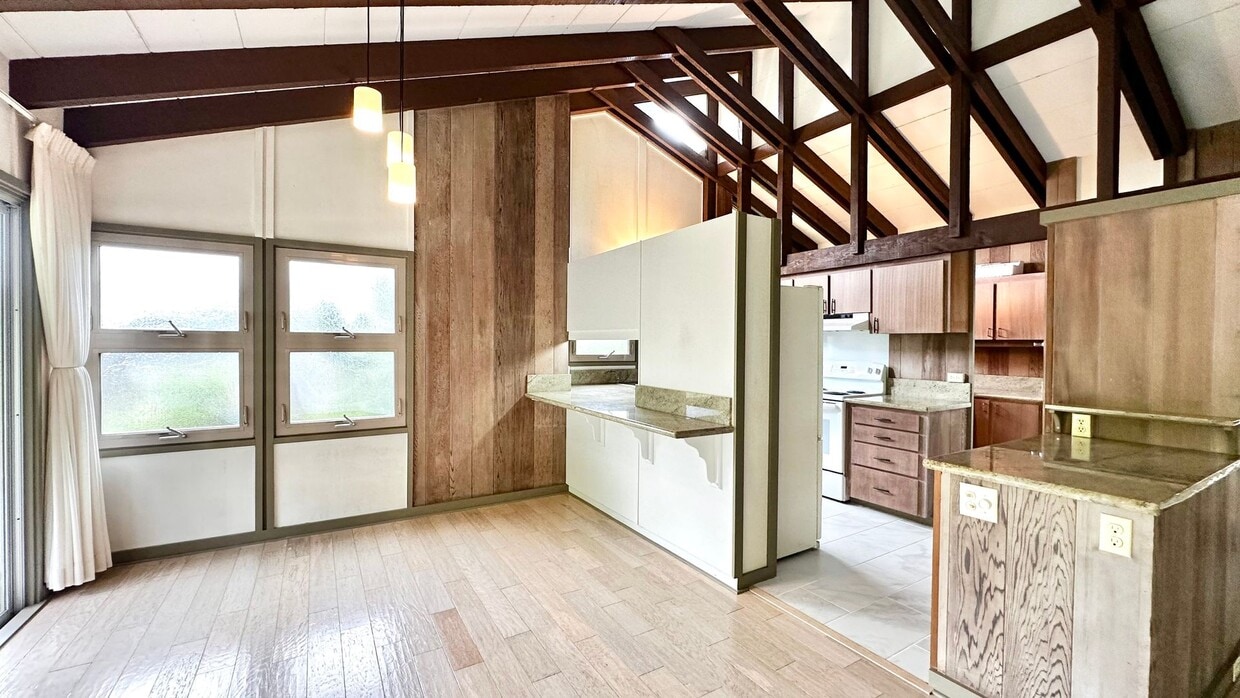 Primary Photo - Spacious 3 BED/3 BATH Classic Maunawili Ho...
