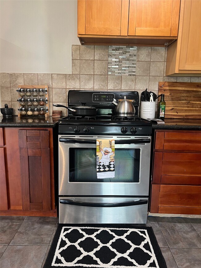 Building Photo - 4314 Gano St