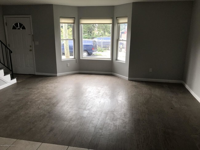 Foto del edificio - 73 Arlington Pl