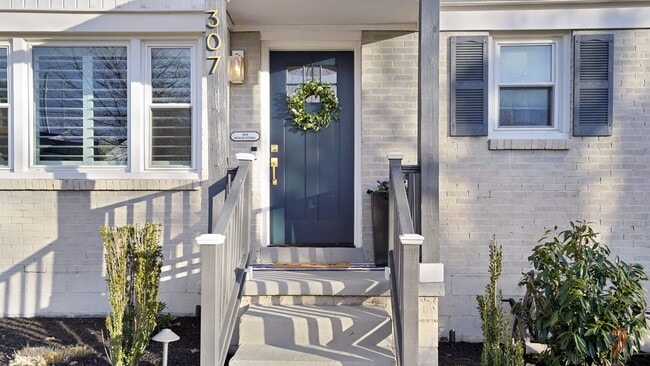 Building Photo - 307 Avondale Dr