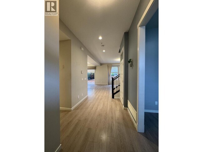 Photo du bâtiment - 24406-2112A 112a Ave