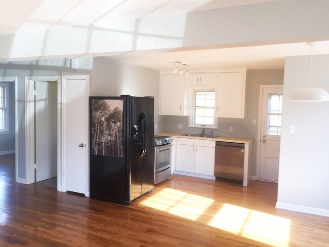 Open Kitchen - 2316 Eastway Dr