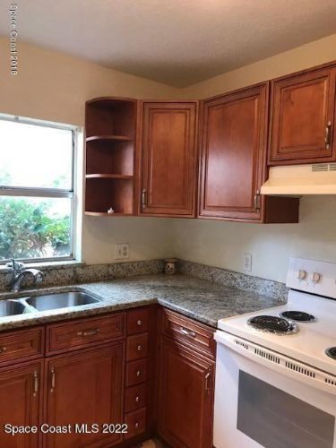 Foto del edificio - 1111 Pinewood Dr NE