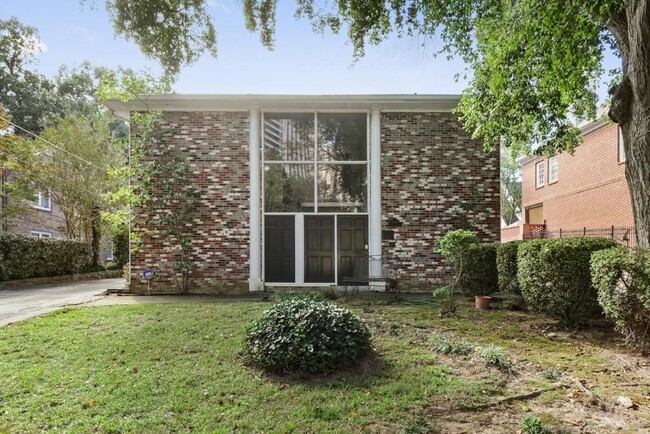 Building Photo - 3668 Kingsboro Rd NE