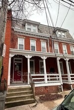 Building Photo - 342 N Mulberry St