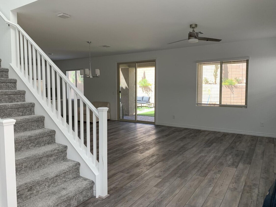 Foto principal - Skye Canyon 2 story home