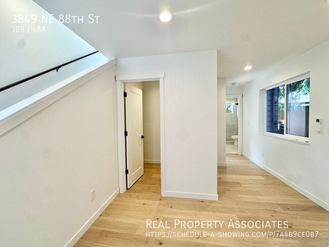 Foto del edificio - 3849 NE 88th St