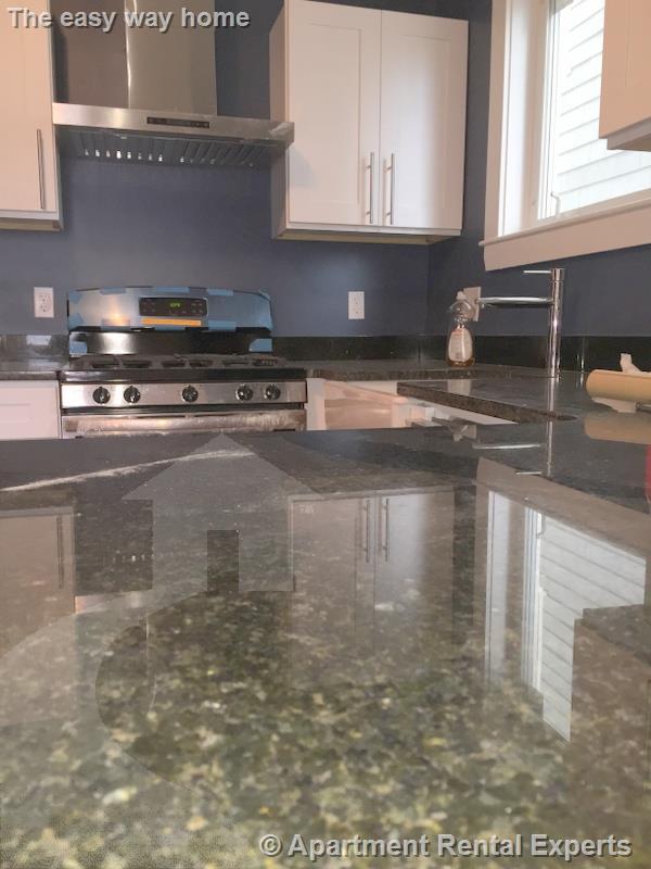 Building Photo - 374 Prospect St