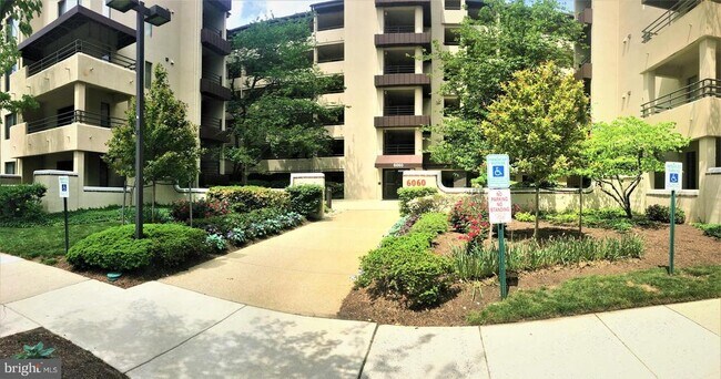 Foto del edificio - 6060 California Cir