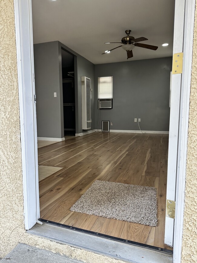 Living room - 22613 14th St