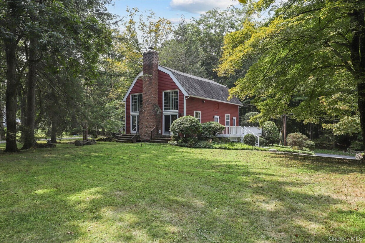 Foto principal - 142 E Middle Patent Rd